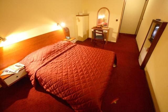 Hotel Dinara Livno Cameră foto
