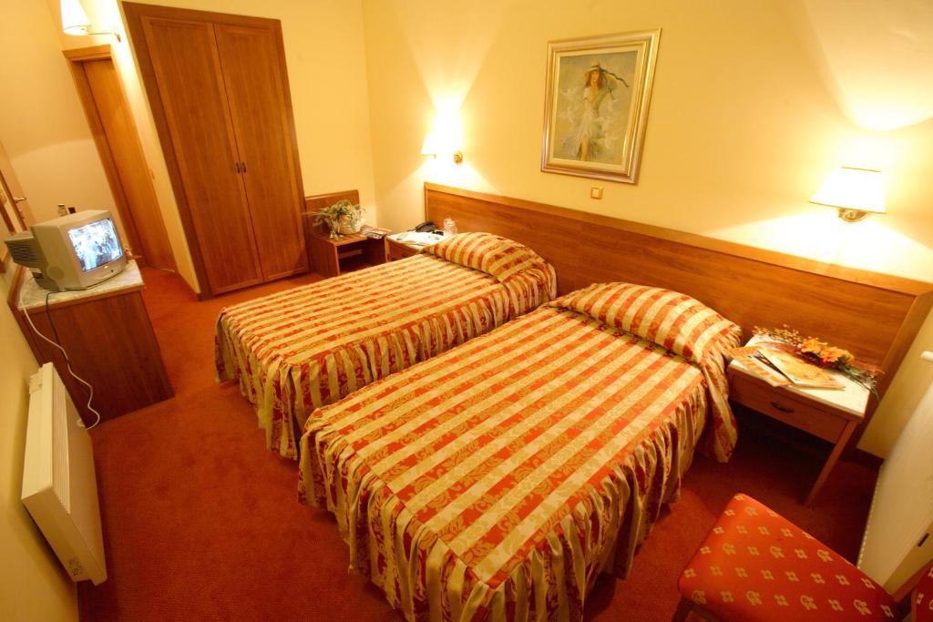 Hotel Dinara Livno Cameră foto