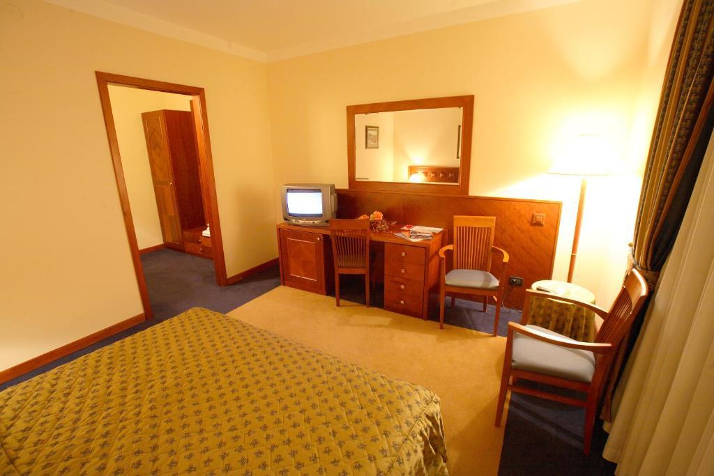Hotel Dinara Livno Cameră foto